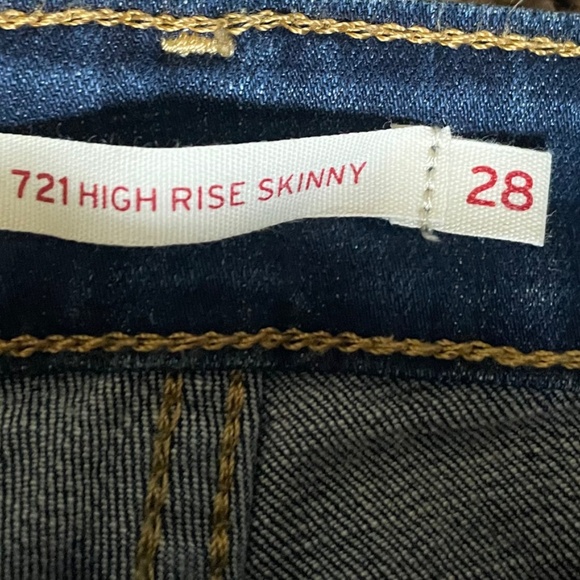 Women’s 721 Levi’s Jeans - Picture 2 of 3